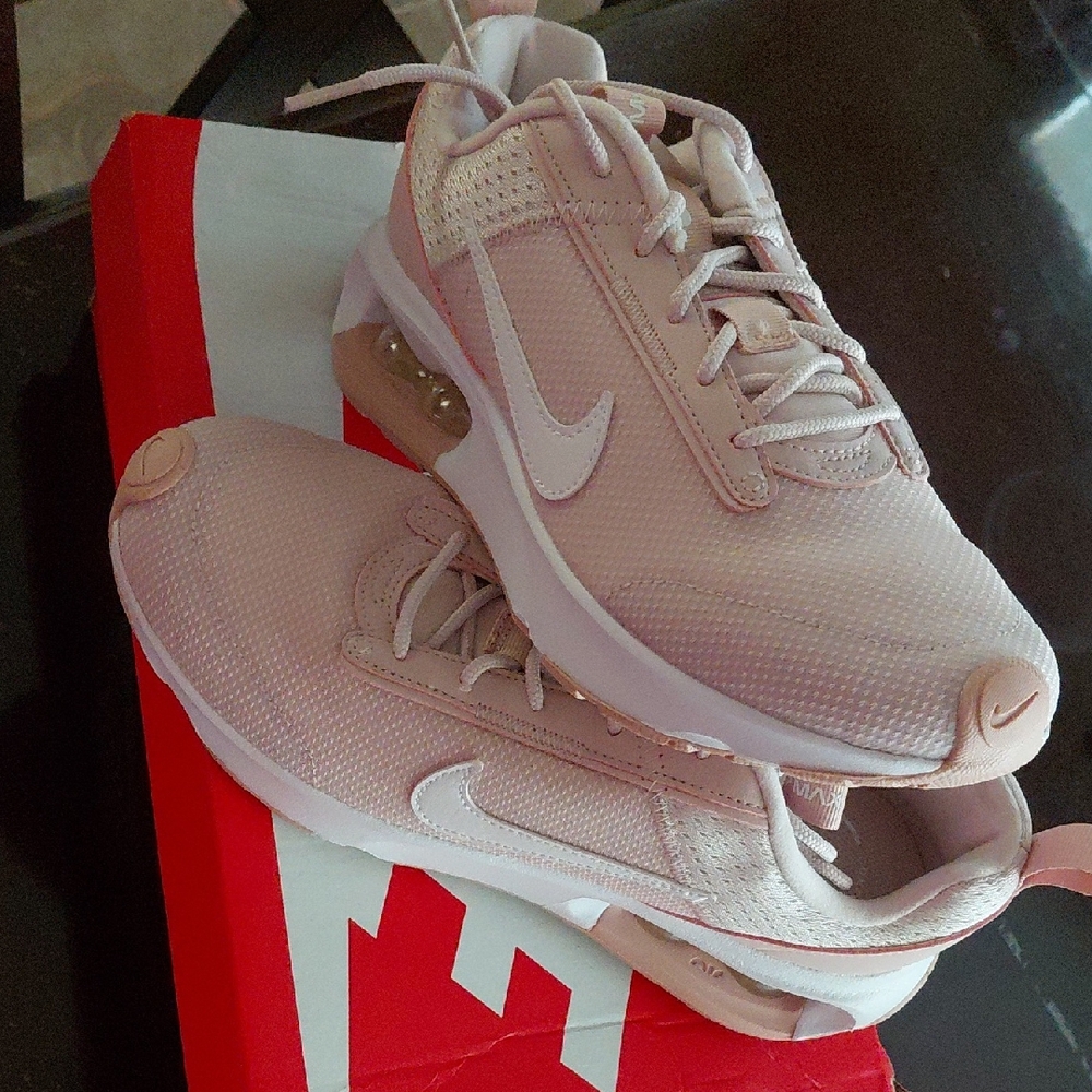 Nike Women's Blush Sneakers